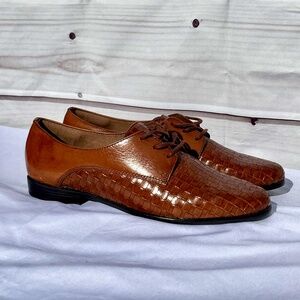 NEW Trotters Lizzie Oxford Flats